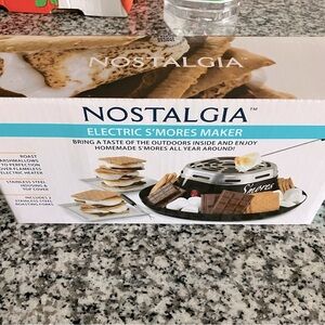 Nostalgia Electric S'mores Maker - Black/Silver